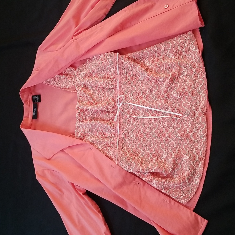 Button-Front, Collared Stretch Blouse/Shirt with Coordinating Stretch Lace Tank.